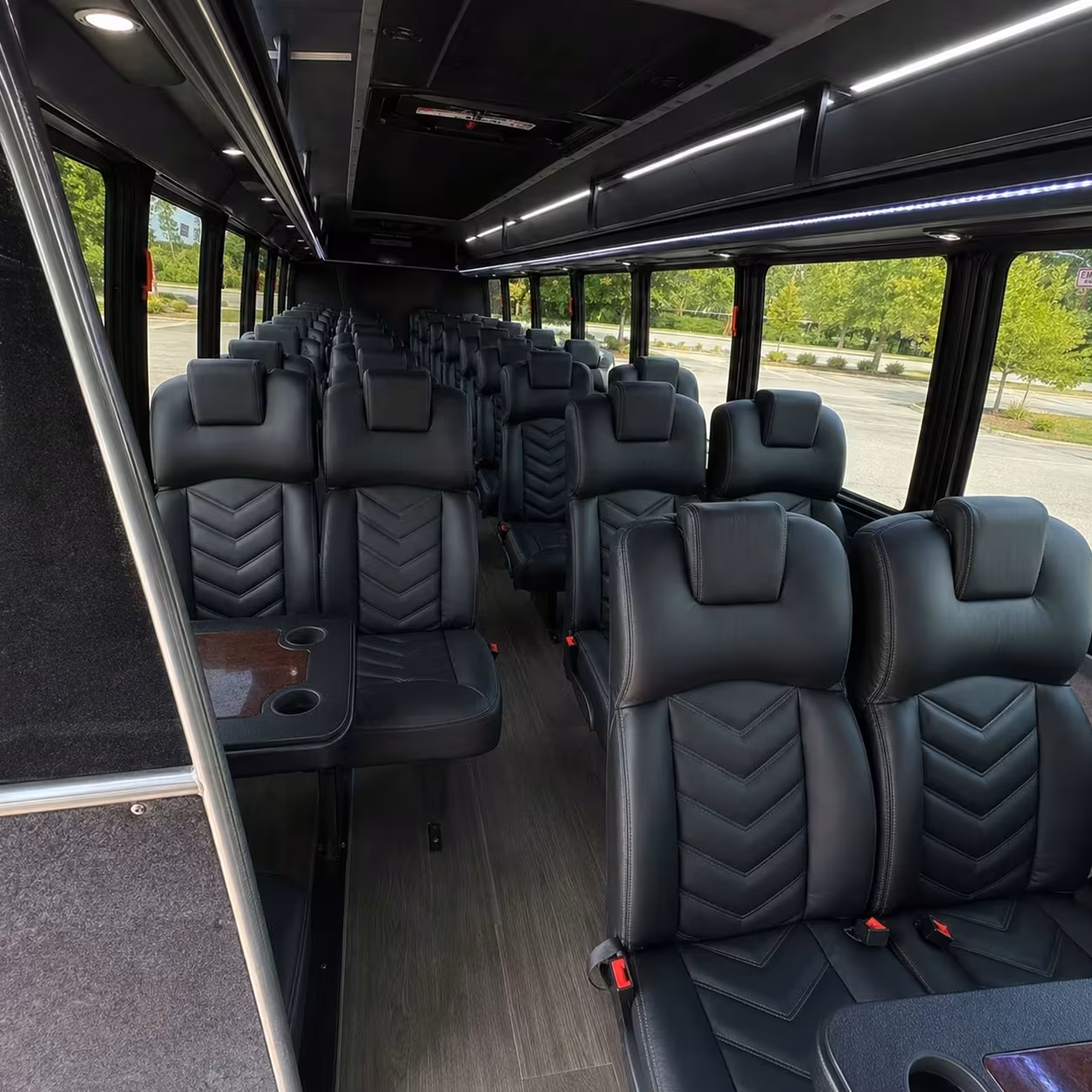 accessible minibus rentals for hesperia senior ministry groups