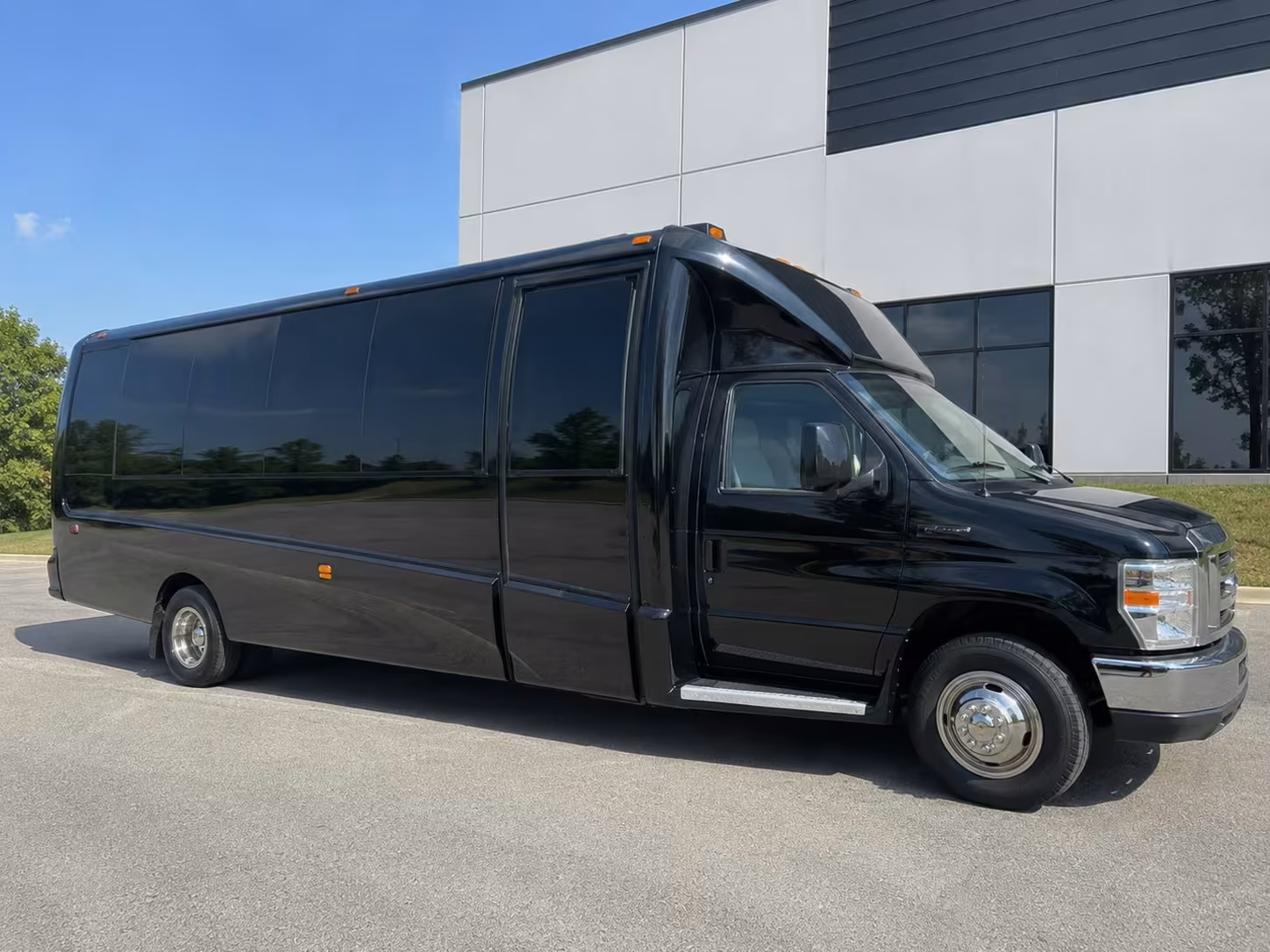 hesperia party bus transportation to toyota arena concerts